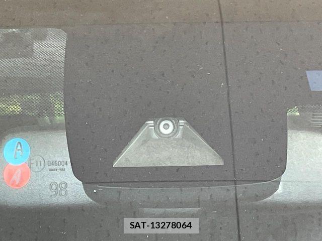 Toyota PRIUS 2018-03 7359357-3
