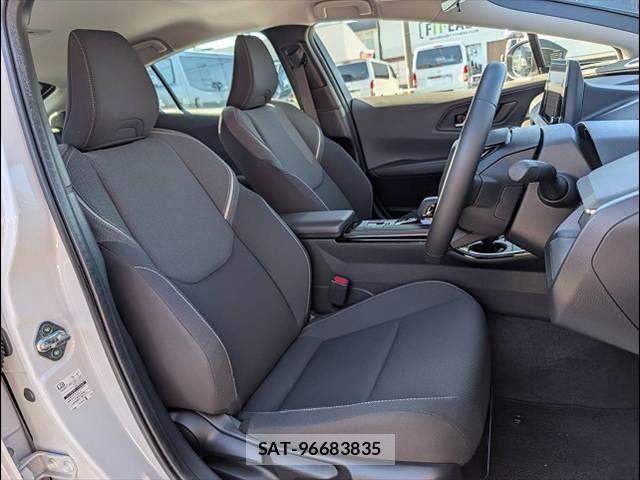 Toyota PRIUS 2023-12 7359326-10