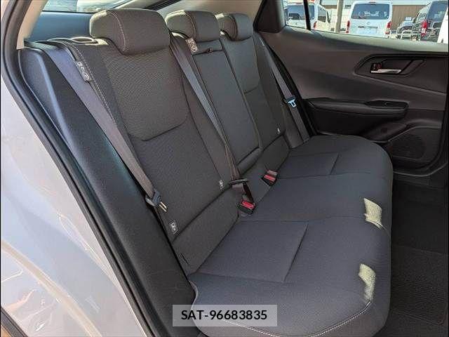 Toyota PRIUS 2023-12 7359326-11