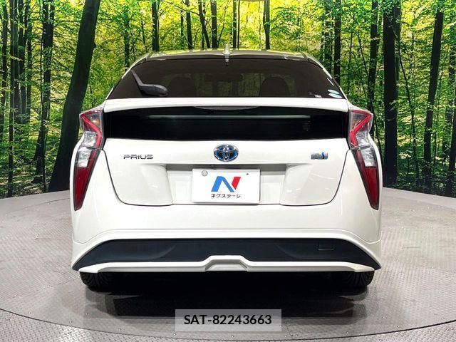 Toyota PRIUS 2016-01 7359360-14
