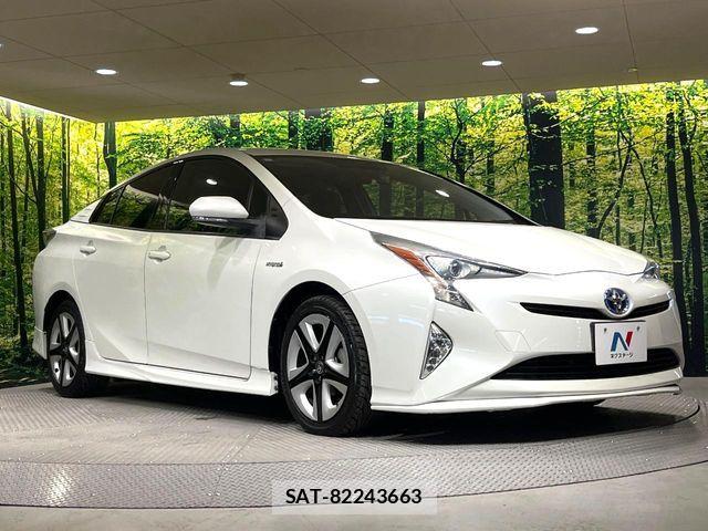 Toyota PRIUS 2016-01 7359360-15