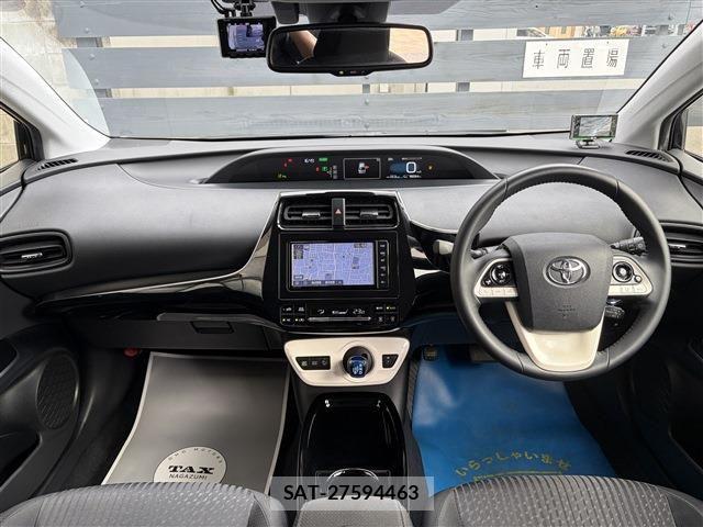 Toyota PRIUS 2018-11 7359366-11