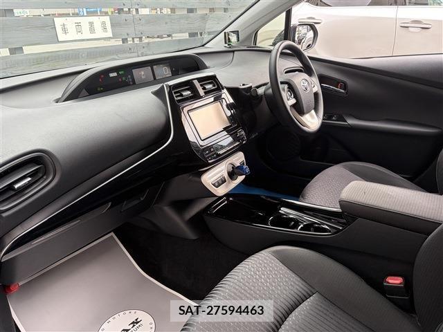 Toyota PRIUS 2018-11 7359366-14