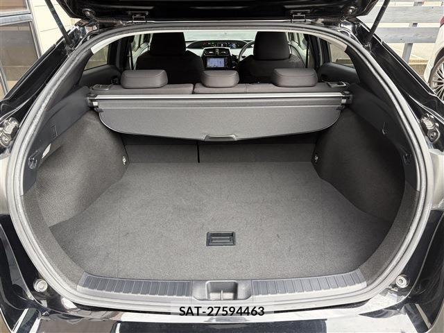 Toyota PRIUS 2018-11 7359366-18