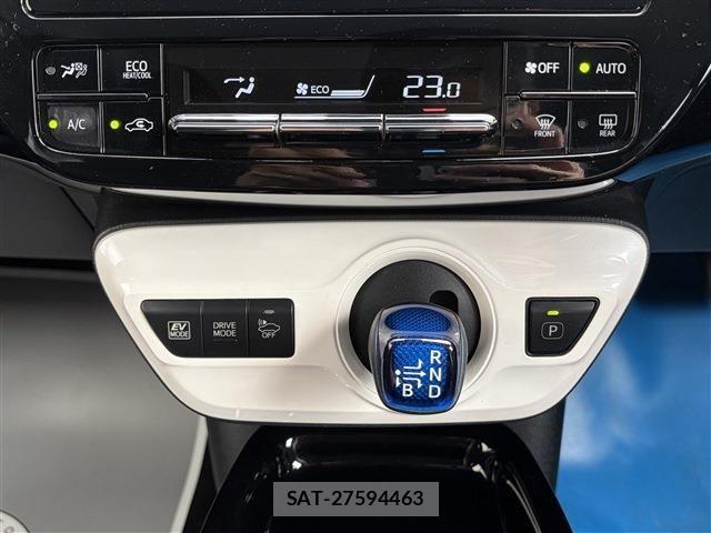 Toyota PRIUS 2018-11 7359366-23