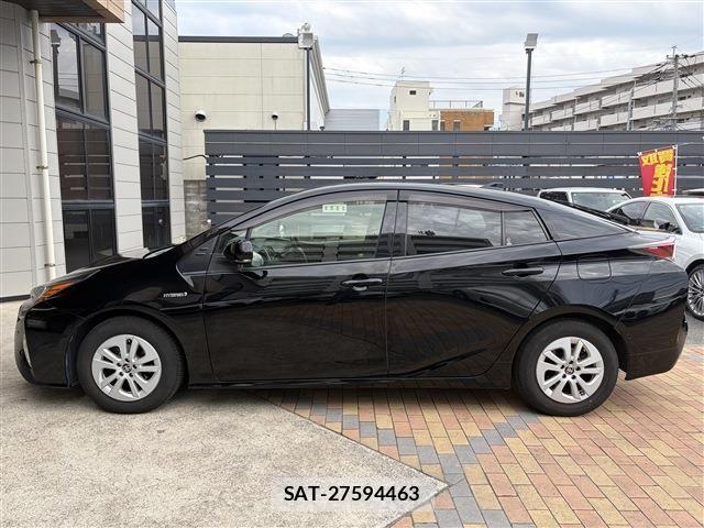 Toyota PRIUS 2018-11 7359366-7