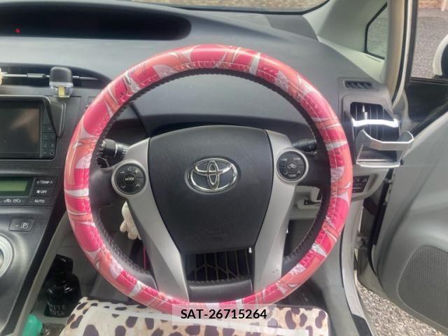 Toyota PRIUS 2011-02 7359394-15
