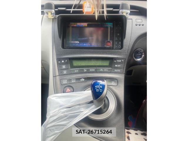 Toyota PRIUS 2011-02 7359394-19