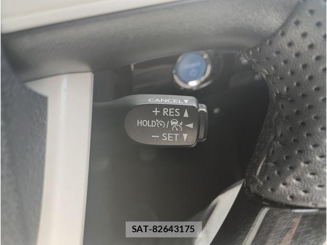 Toyota PRIUS 2018-10 7359363-17