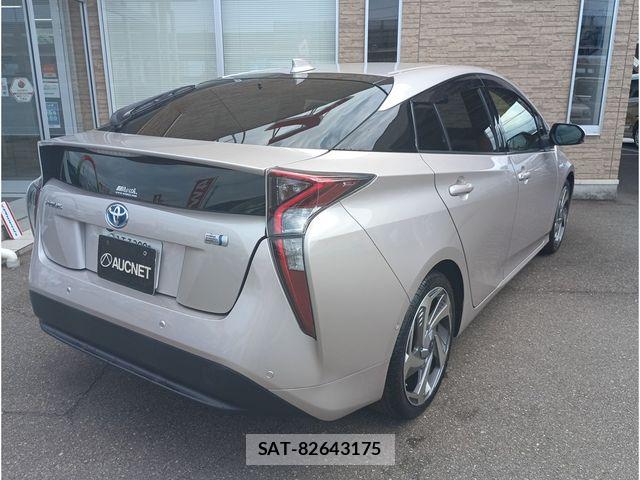 Toyota PRIUS 2018-10 7359363-1