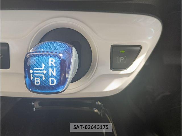 Toyota PRIUS 2018-10 7359363-19