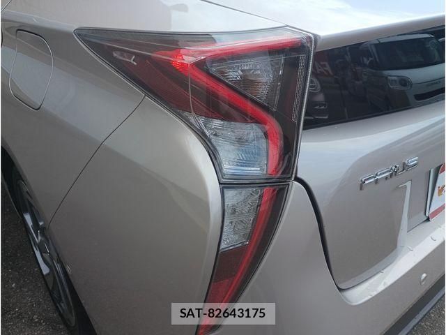 Toyota PRIUS 2018-10 7359363-22