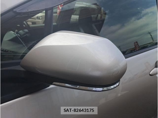 Toyota PRIUS 2018-10 7359363-23