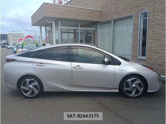 Toyota PRIUS 2018-10 7359363-2