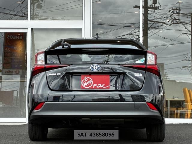 Toyota PRIUS 2021-07 7359340-9