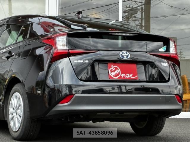 Toyota PRIUS 2021-07 7359340-13