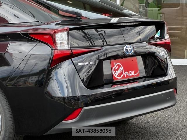 Toyota PRIUS 2021-07 7359340-15