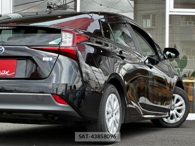 Toyota PRIUS 2021-07 7359340-18