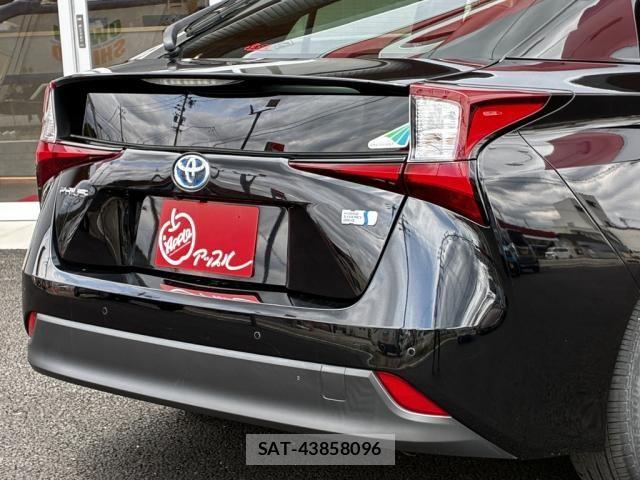 Toyota PRIUS 2021-07 7359340-19