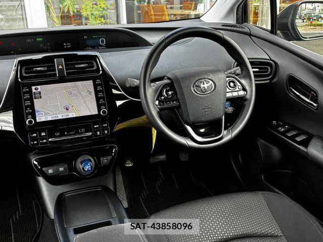 Toyota PRIUS 2021-07 7359340-24