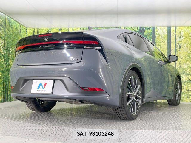 Toyota PRIUS 2023-02 7359328-16