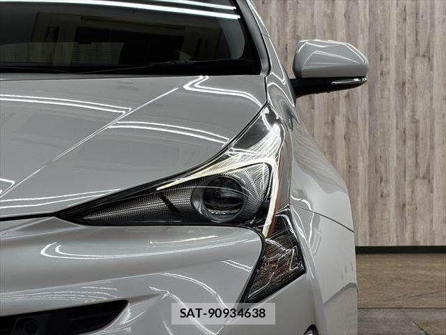 Toyota PRIUS 2016-01 7359364-10