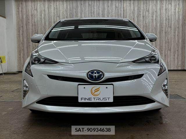 Toyota PRIUS 2016-01 7359364-13