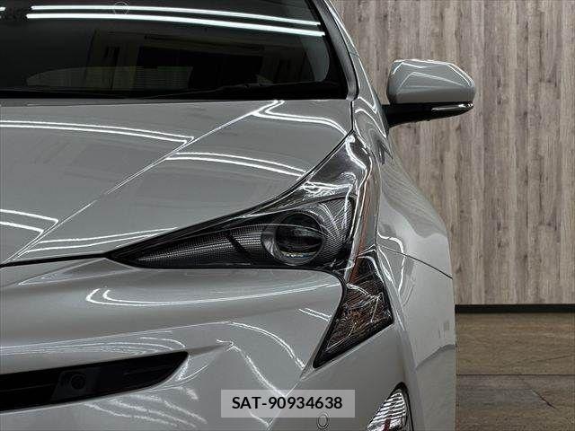 Toyota PRIUS 2016-01 7359364-20