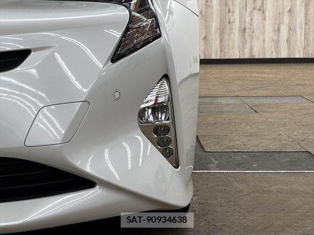 Toyota PRIUS 2016-01 7359364-21