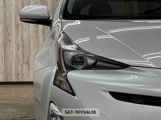 Toyota PRIUS 2016-01 7359364-22