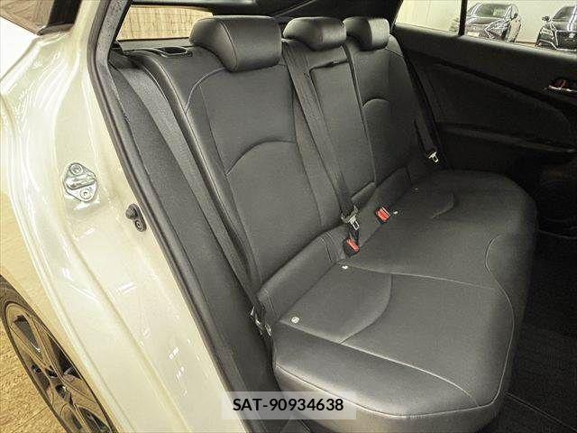 Toyota PRIUS 2016-01 7359364-7
