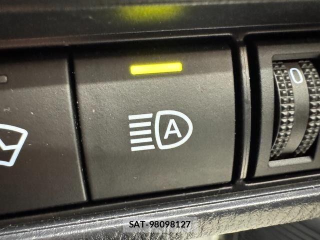 Toyota PRIUS 2023-09 7359325-23
