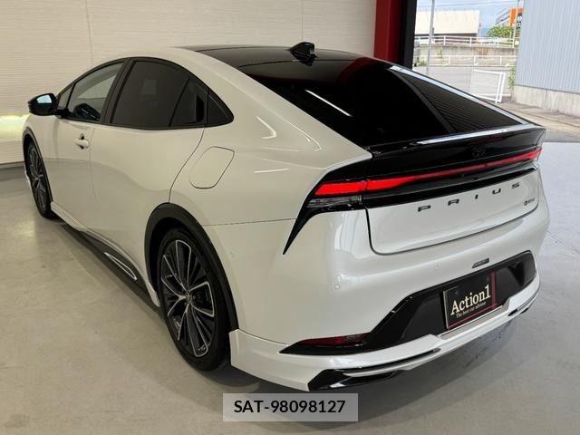 Toyota PRIUS 2023-09 7359325-3