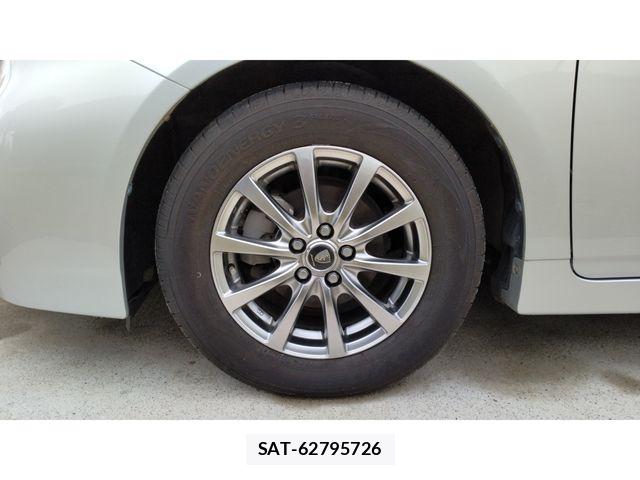 Toyota PRIUS 2013-04 7359378-14