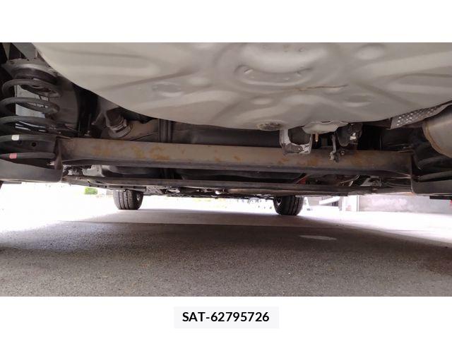 Toyota PRIUS 2013-04 7359378-15