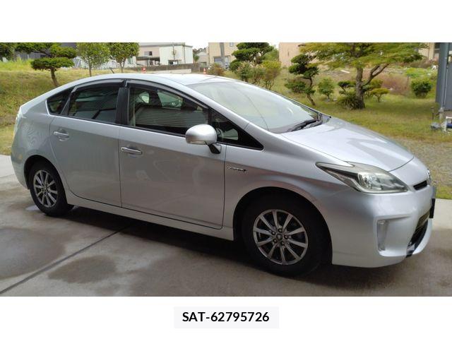Toyota PRIUS 2013-04 7359378-1