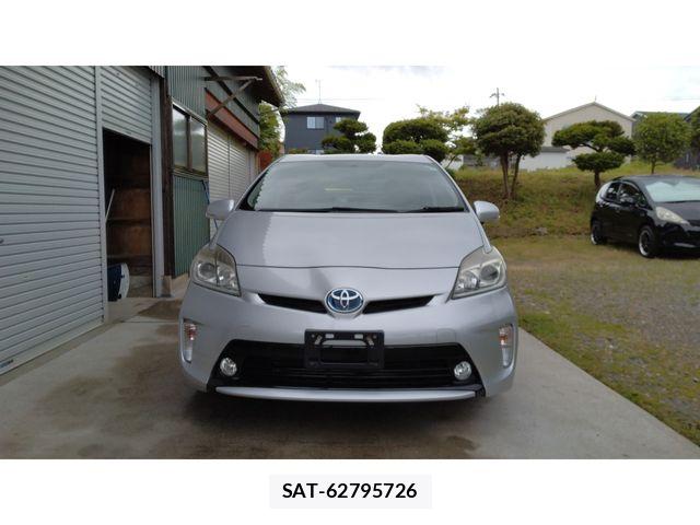 Toyota PRIUS 2013-04 7359378-3