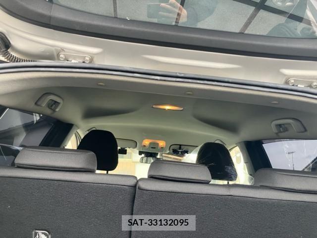 Toyota PRIUS 2017-12 7359374-14