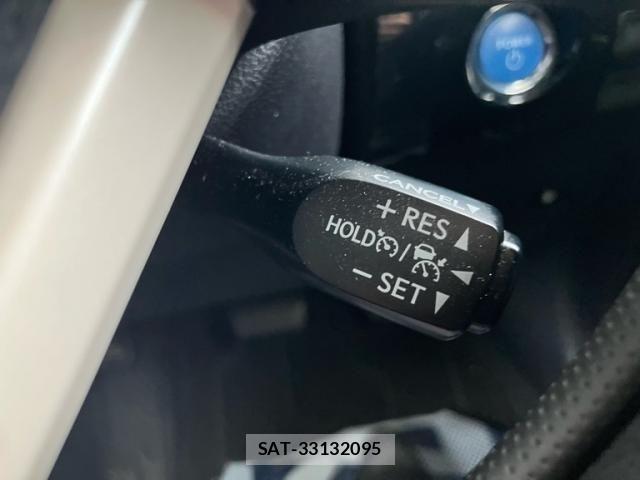 Toyota PRIUS 2017-12 7359374-17