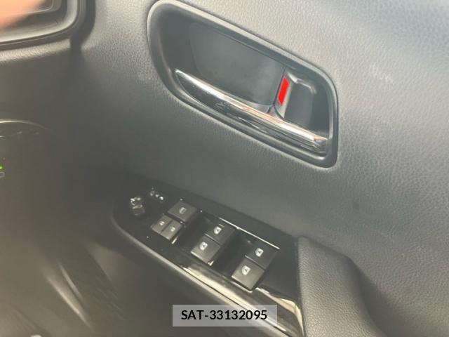 Toyota PRIUS 2017-12 7359374-18