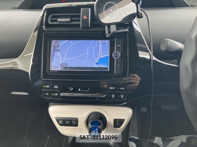 Toyota PRIUS 2017-12 7359374-19