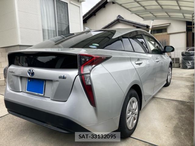 Toyota PRIUS 2017-12 7359374-3