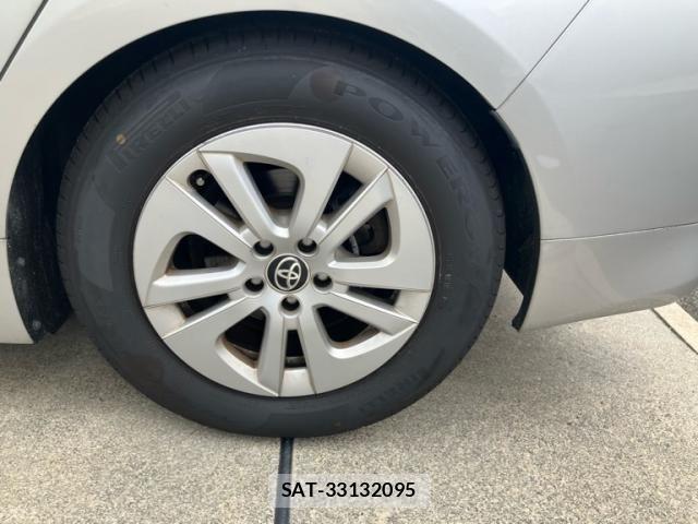 Toyota PRIUS 2017-12 7359374-7
