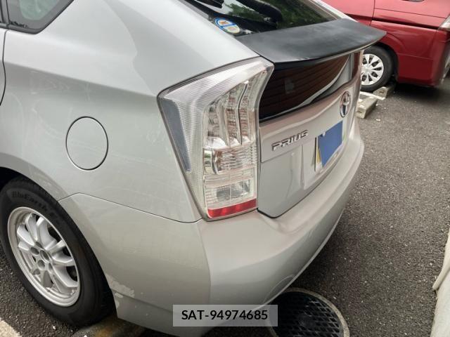 Toyota PRIUS 2010-04 7359388-9