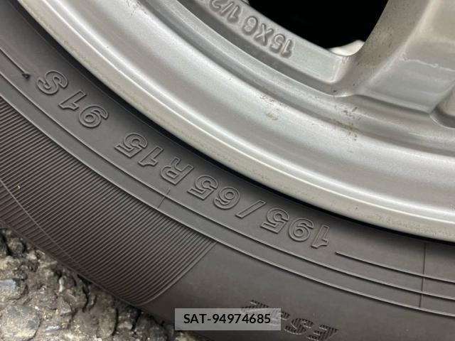 Toyota PRIUS 2010-04 7359388-11