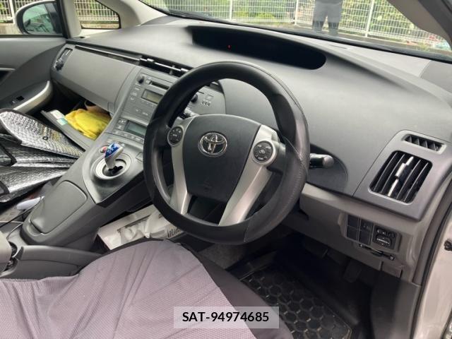 Toyota PRIUS 2010-04 7359388-13