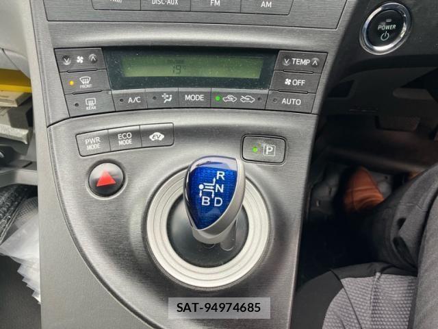 Toyota PRIUS 2010-04 7359388-22