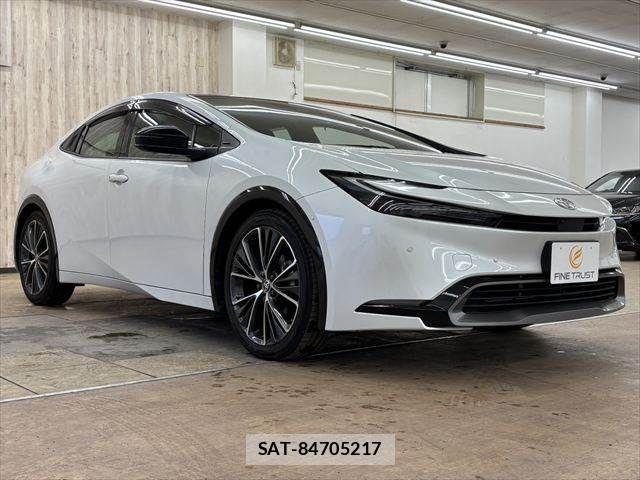 Toyota PRIUS 2023-05 7359327-13