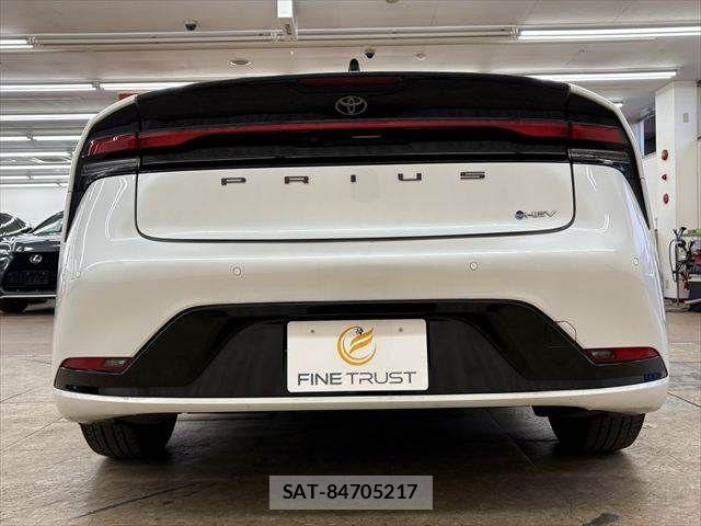 Toyota PRIUS 2023-05 7359327-15