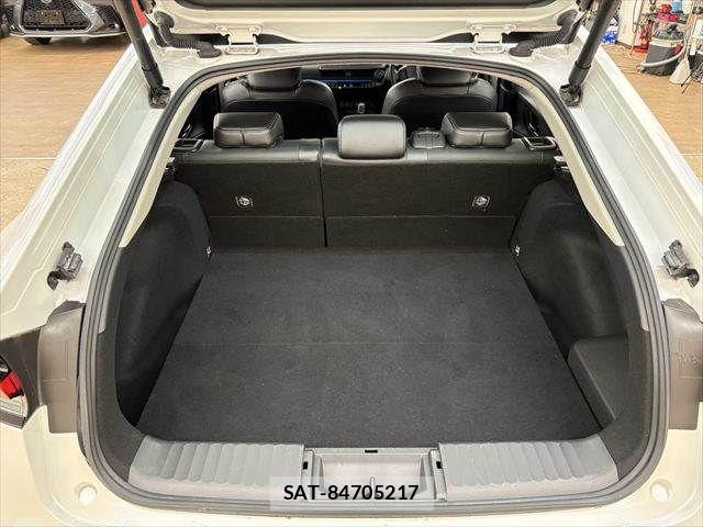 Toyota PRIUS 2023-05 7359327-8